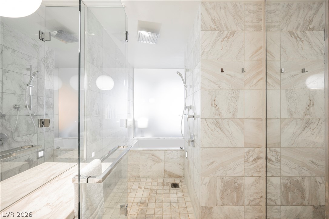 Photo 17 of 25, 4381 W Flamingo Road #2420