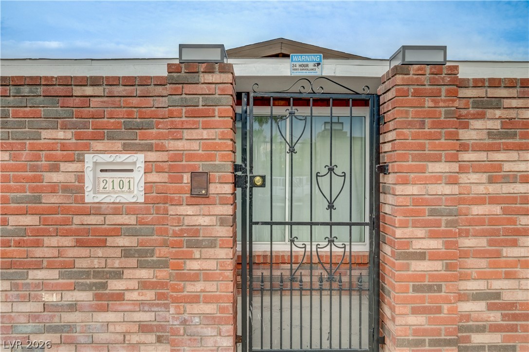 Photo 5 of 2101 Santiago Street