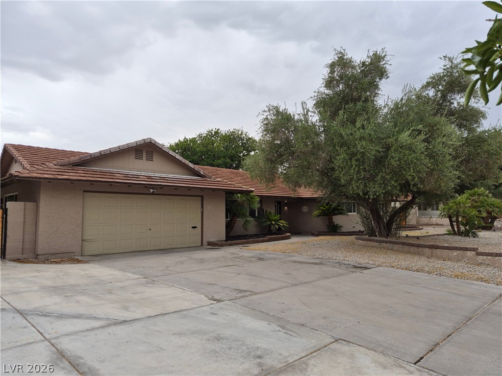 Photo 2 of 3753 S Rosecrest Circle