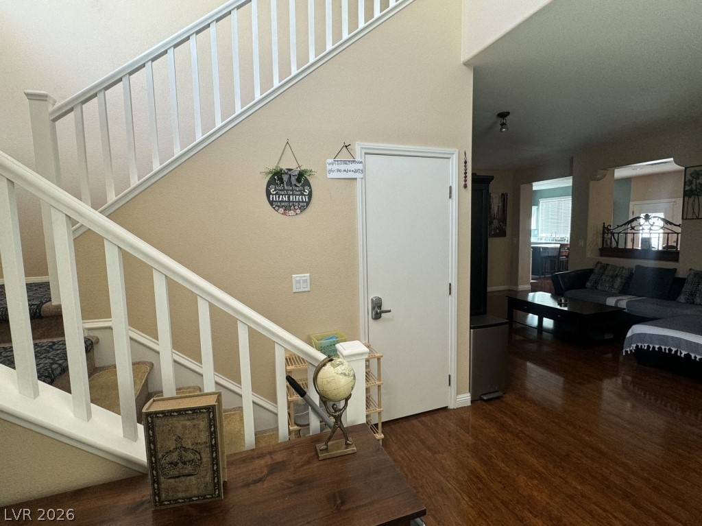 Photo 3 of 9695 Ridgebluff Avenue