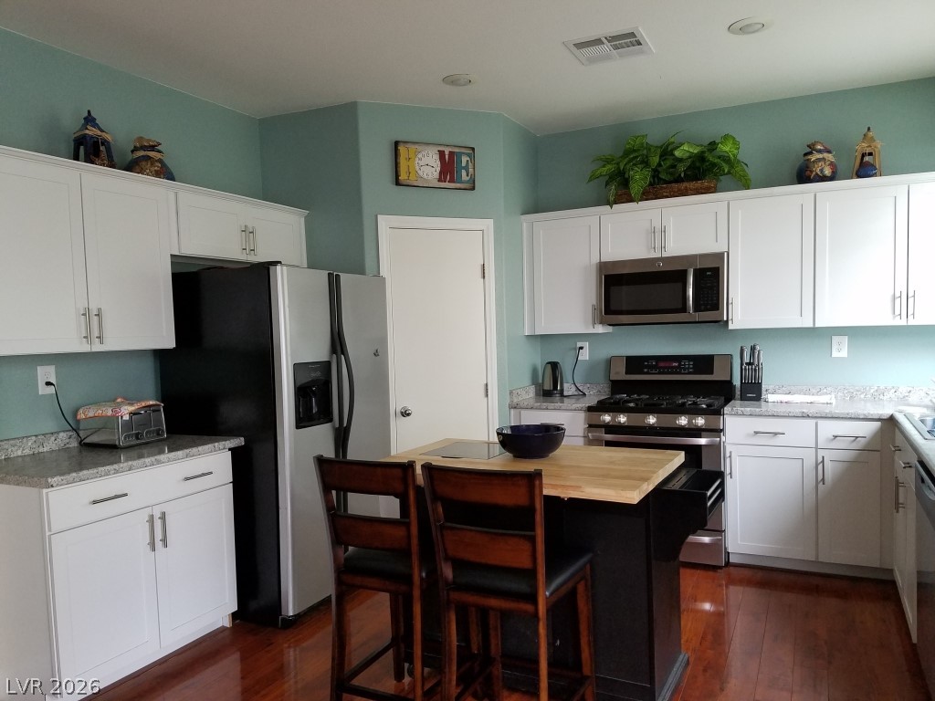 Photo 15 of 50, 9695 Ridgebluff Avenue