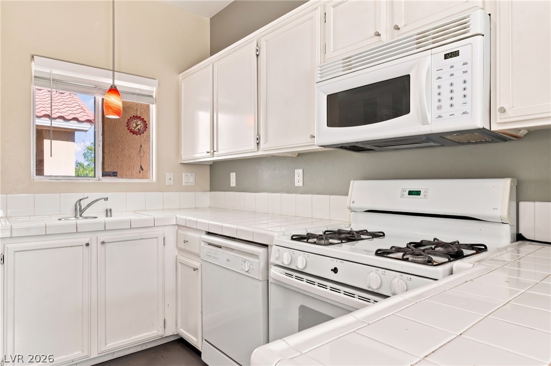 Photo 7 of 15, 1050 E Cactus Avenue #2094