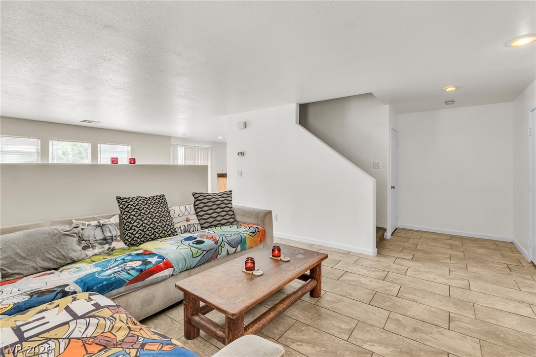 Photo 4 of 3417 Conterra Park Avenue