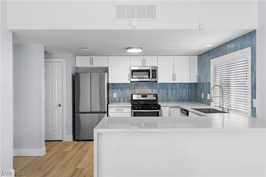Photo 7 of 38, 3219 Anacapa Way
