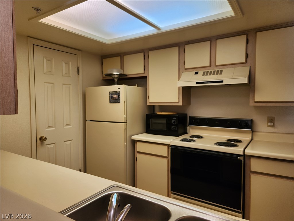 Photo 9 of 16, 3550 Bay Sands Drive #2063
