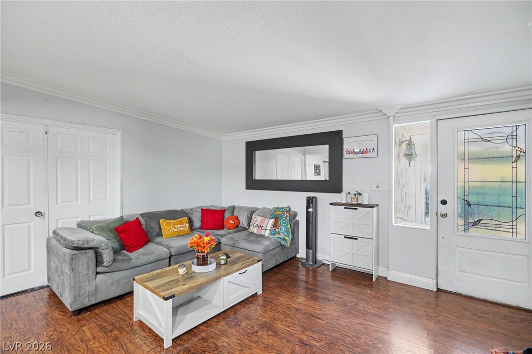 Photo 6 of 18, 3215 Wright Avenue
