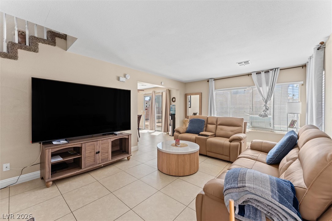 Photo 3 of 1455 Lodgepole Drive