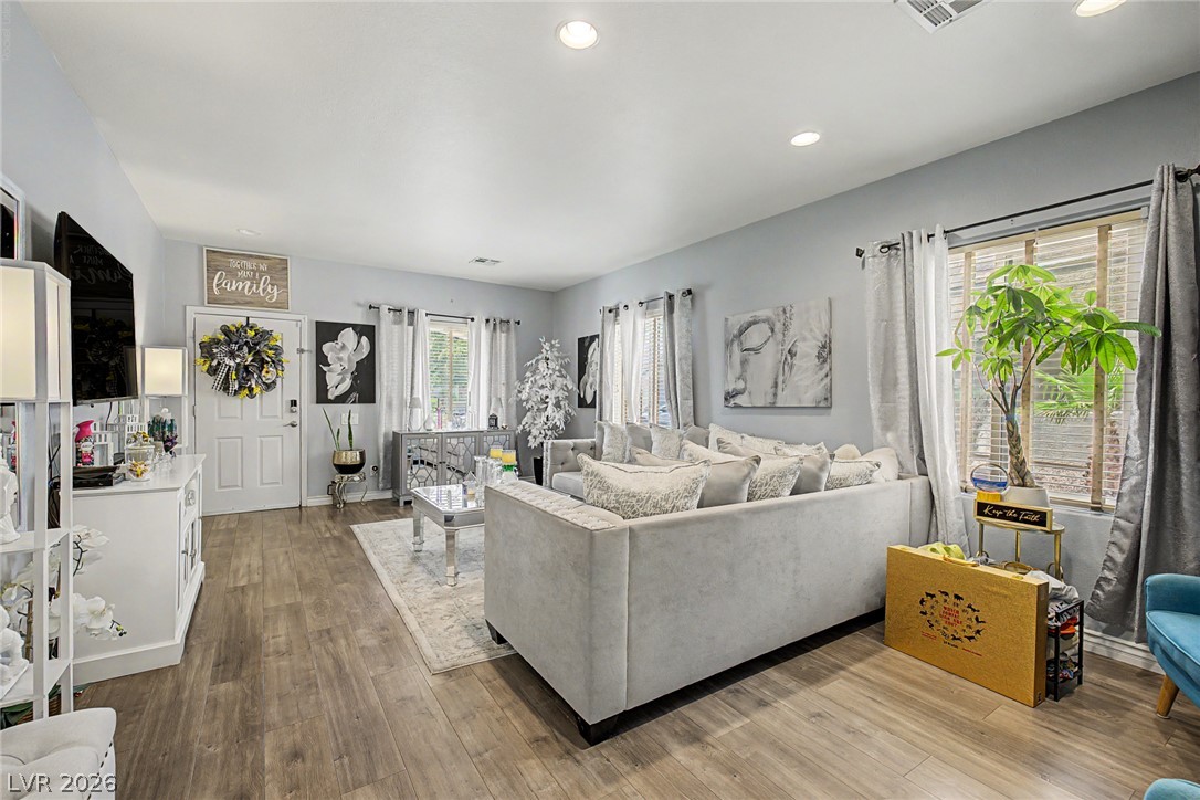Photo 5 of 2924 Dowitcher Avenue