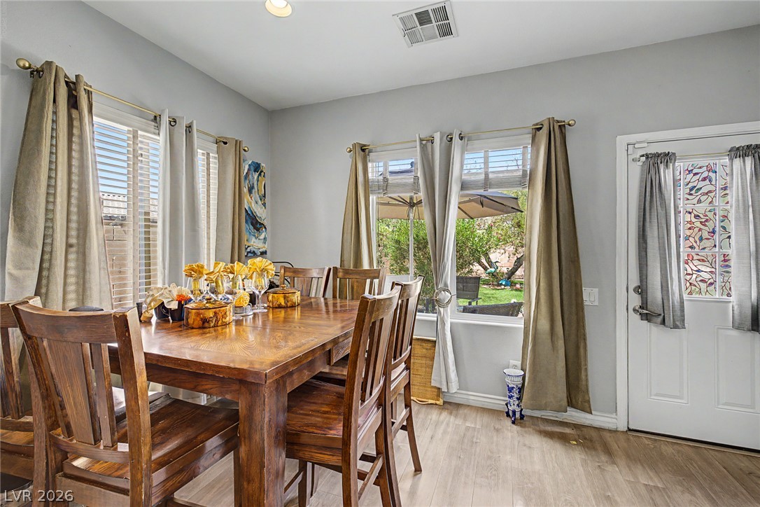 Photo 11 of 39, 2924 Dowitcher Avenue