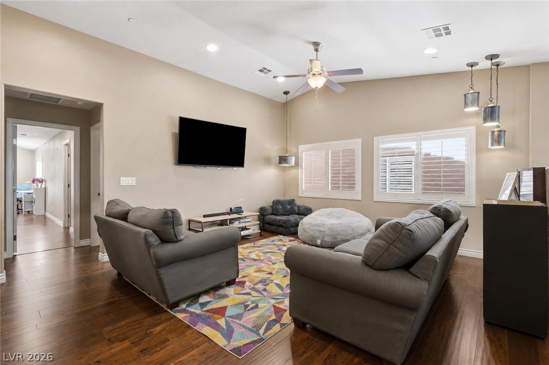 Photo 8 of 21, 3141 Valadon Avenue
