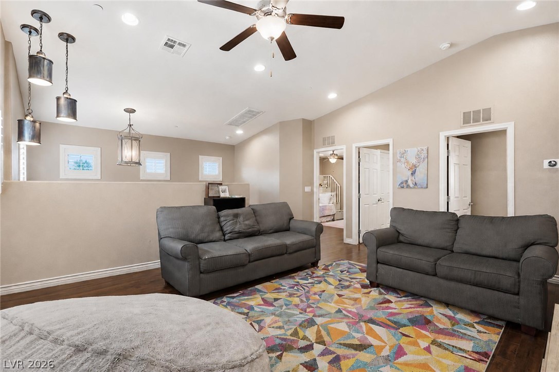 Photo 9 of 21, 3141 Valadon Avenue