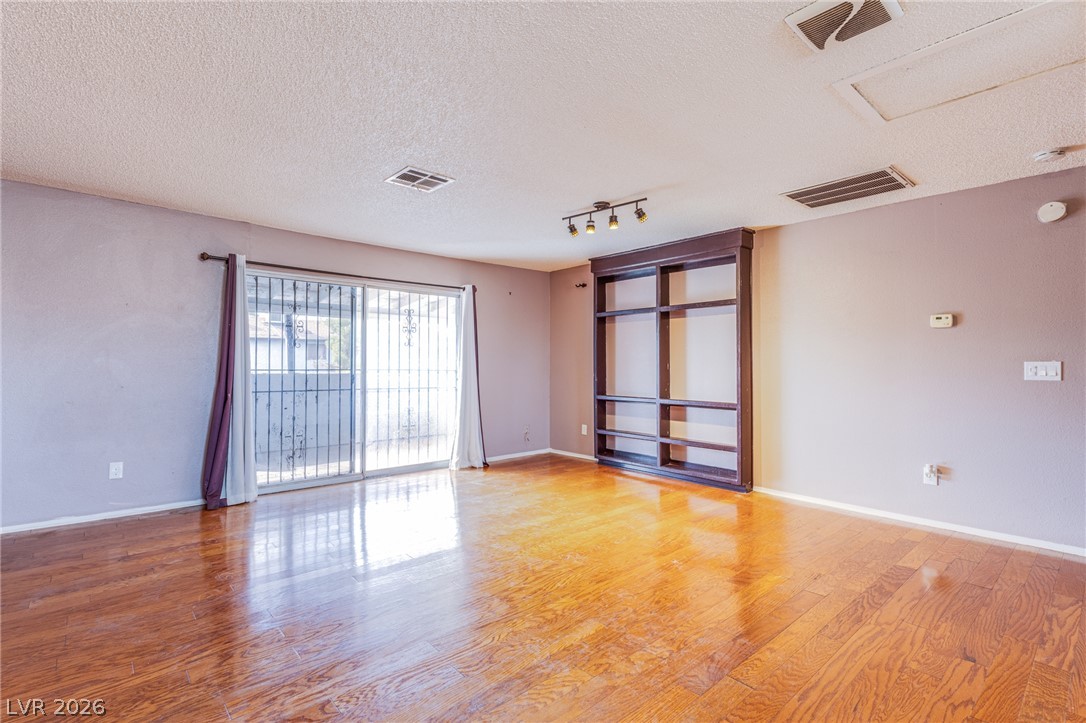 Photo 6 of 17, 3411 Civic Center Drive #A