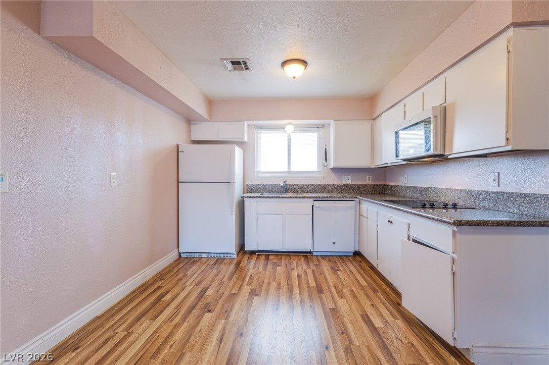 Photo 13 of 17, 3411 Civic Center Drive #A
