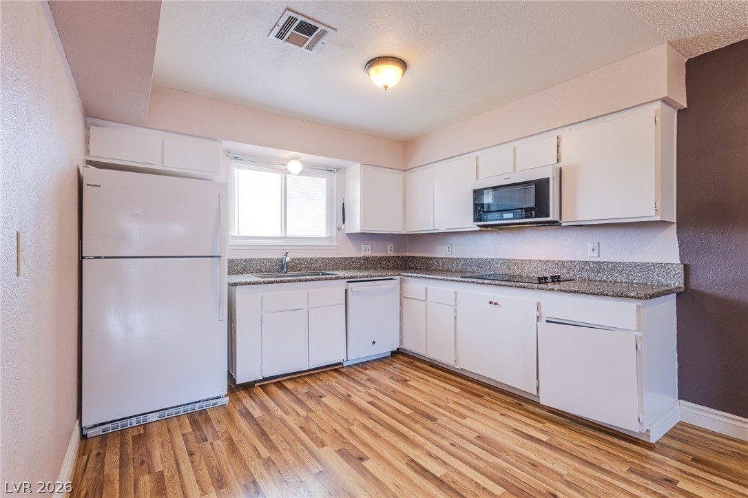Photo 14 of 17, 3411 Civic Center Drive #A
