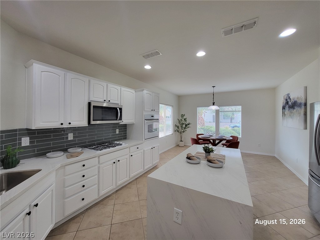 Photo 2 of 2116 Twin Falls Drive