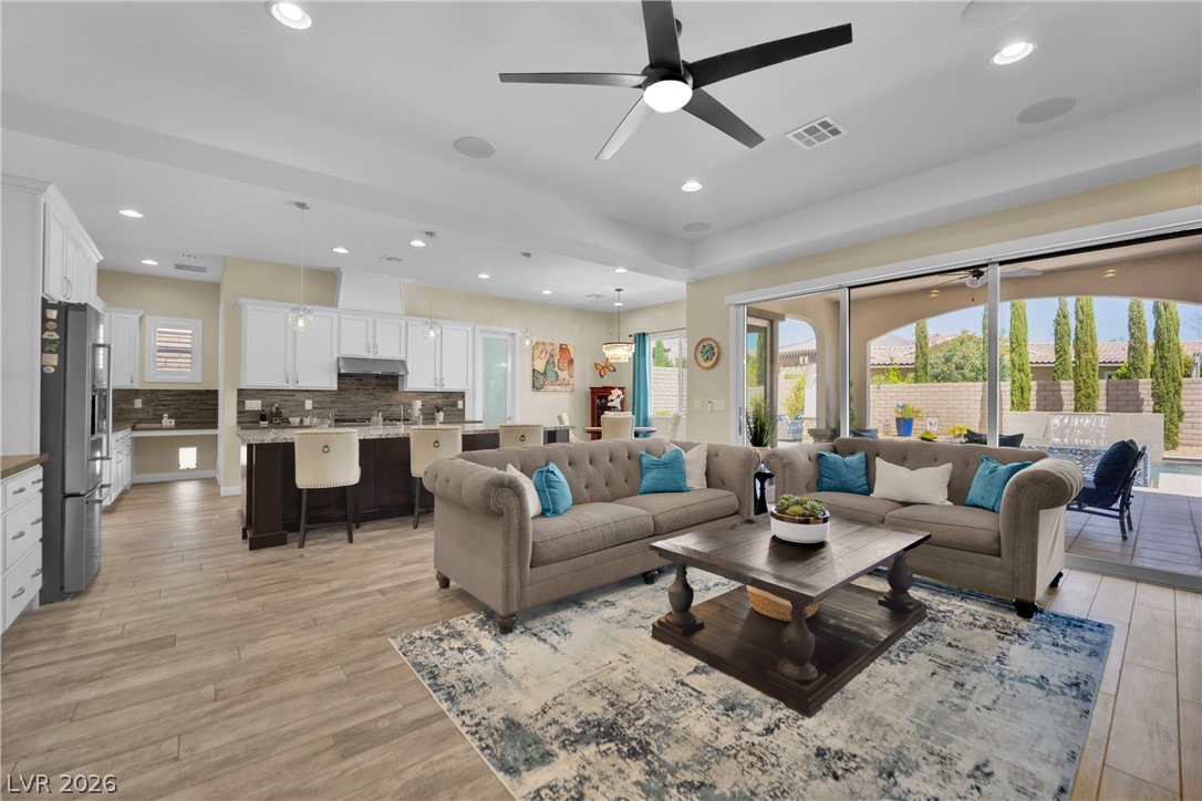 Photo 4 of 12230 Tempestad Avenue