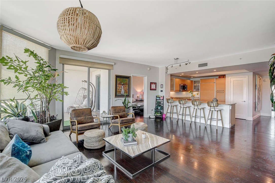 Photo 6 of 37, 322 Karen Avenue #601
