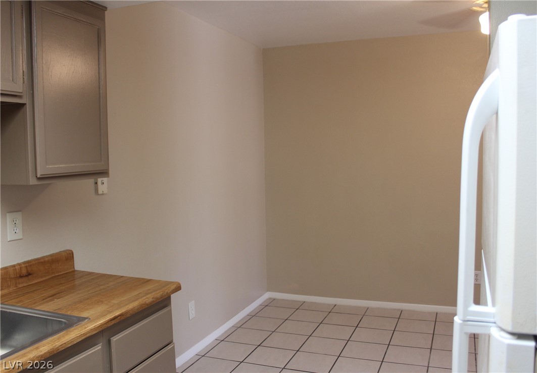 Photo 8 of 16, 3770 Shirebrook Drive #75