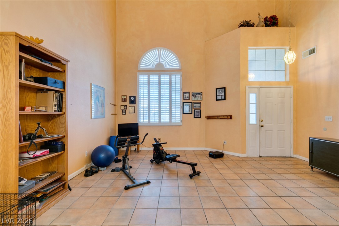 Photo 4 of 827 Fuerte Court