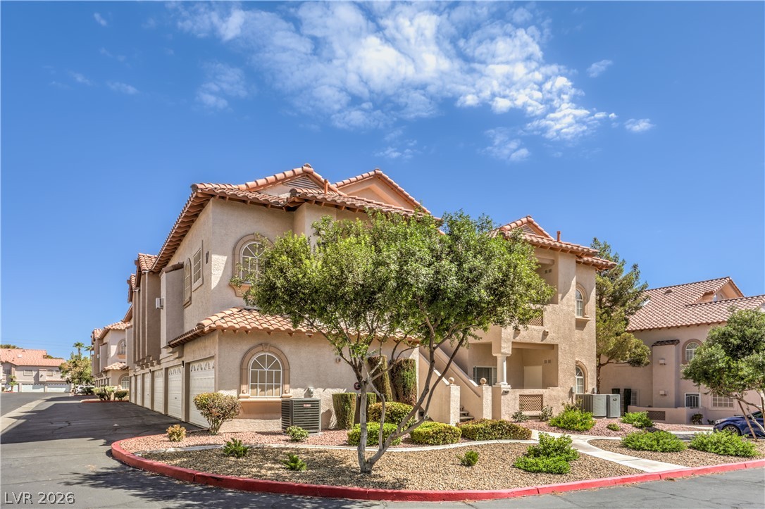 Photo 2 of 2925 Wigwam Parkway #1724