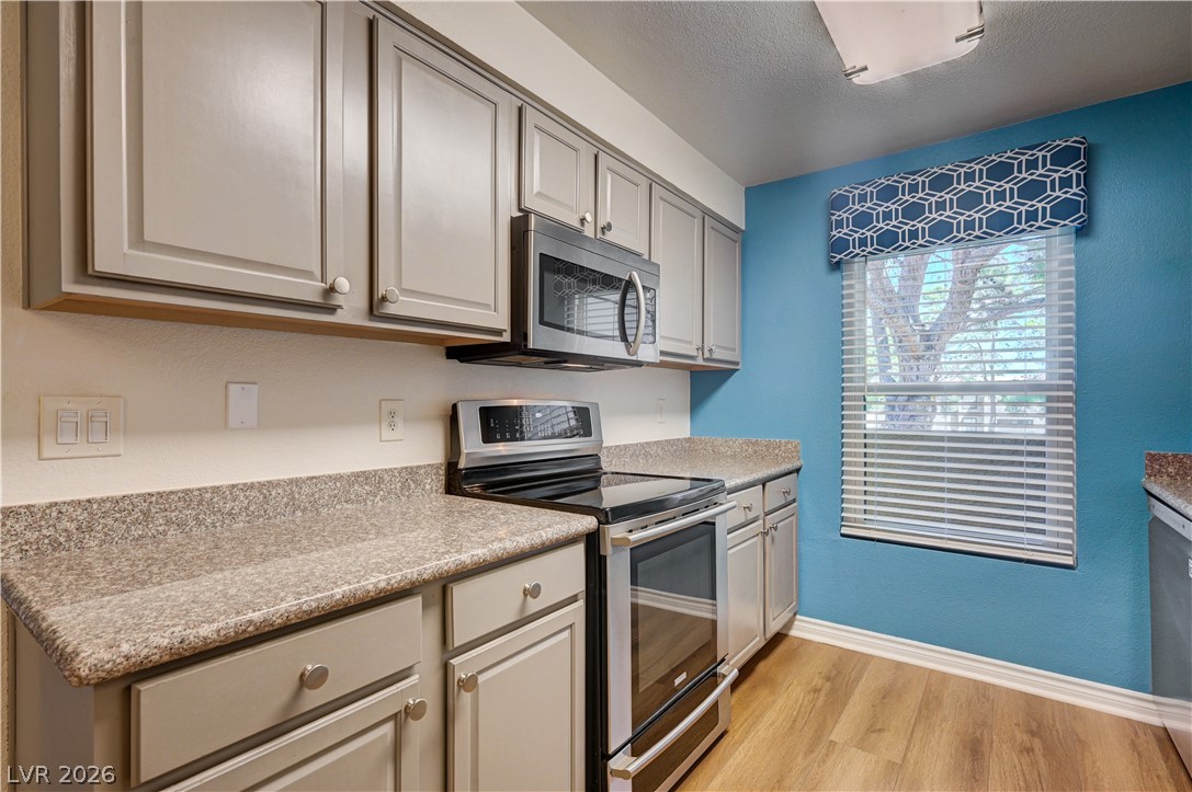 Photo 21 of 30, 2451 N Rainbow Boulevard #2051