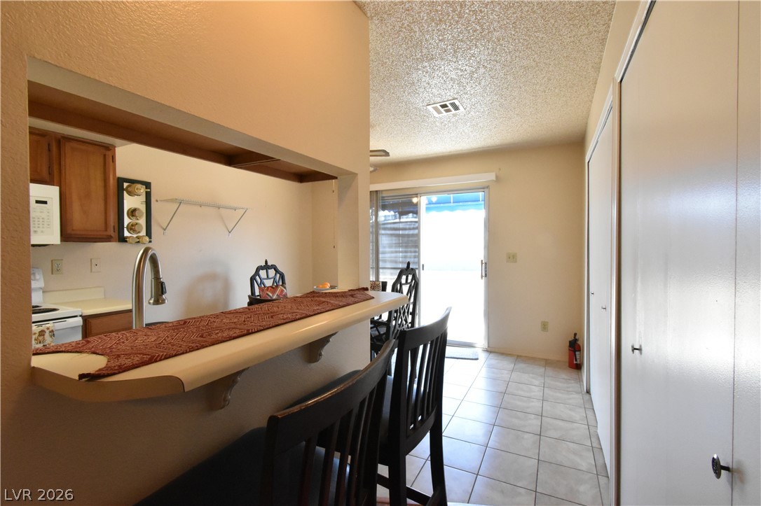 Photo 9 of 31, 5851 Medallion Drive #101