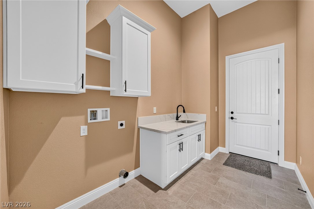 Photo 13 of 32, 2181 S Arrow Court