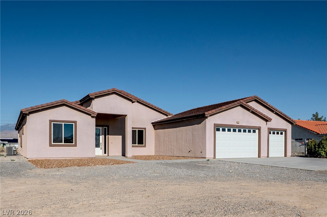Photo 3 of 2181 S Arrow Court