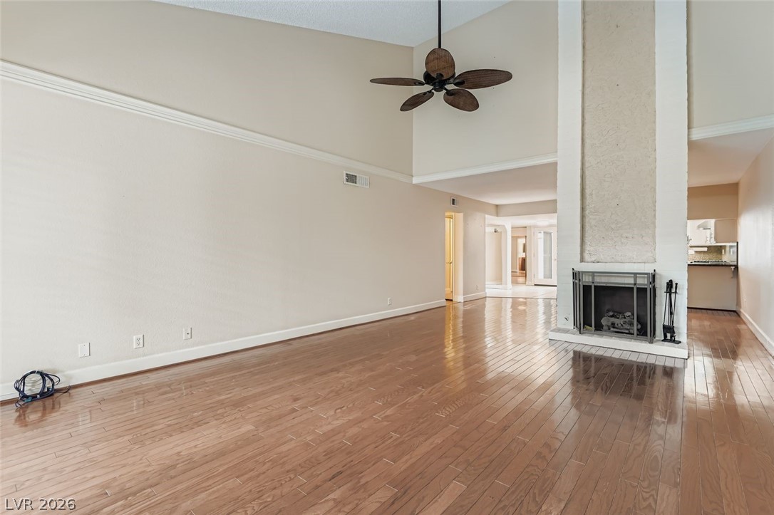 Photo 6 of 33, 2543 Laconia Avenue