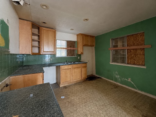 Photo 7 of 26, 6741 Solaron Avenue