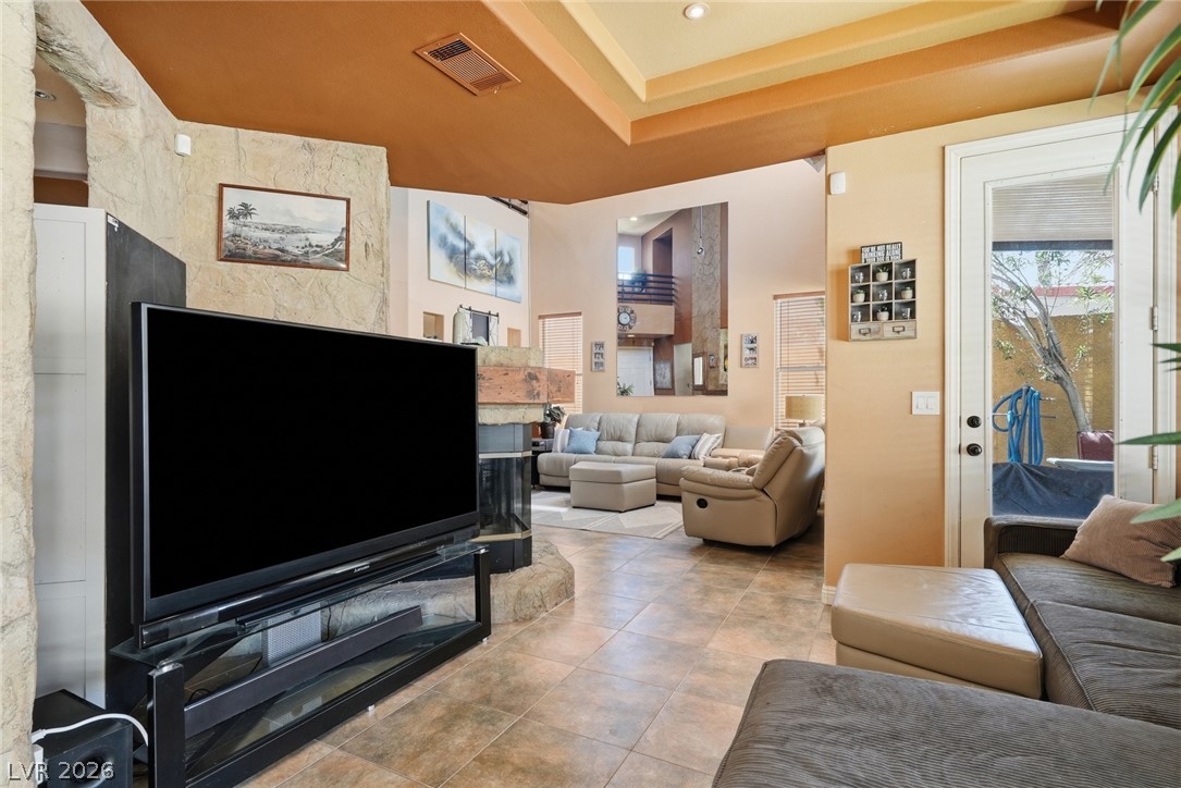 Photo 11 of 56, 1701 Estrella Street