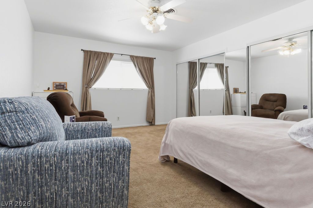 Photo 18 of 30, 551 E Oakey Boulevard