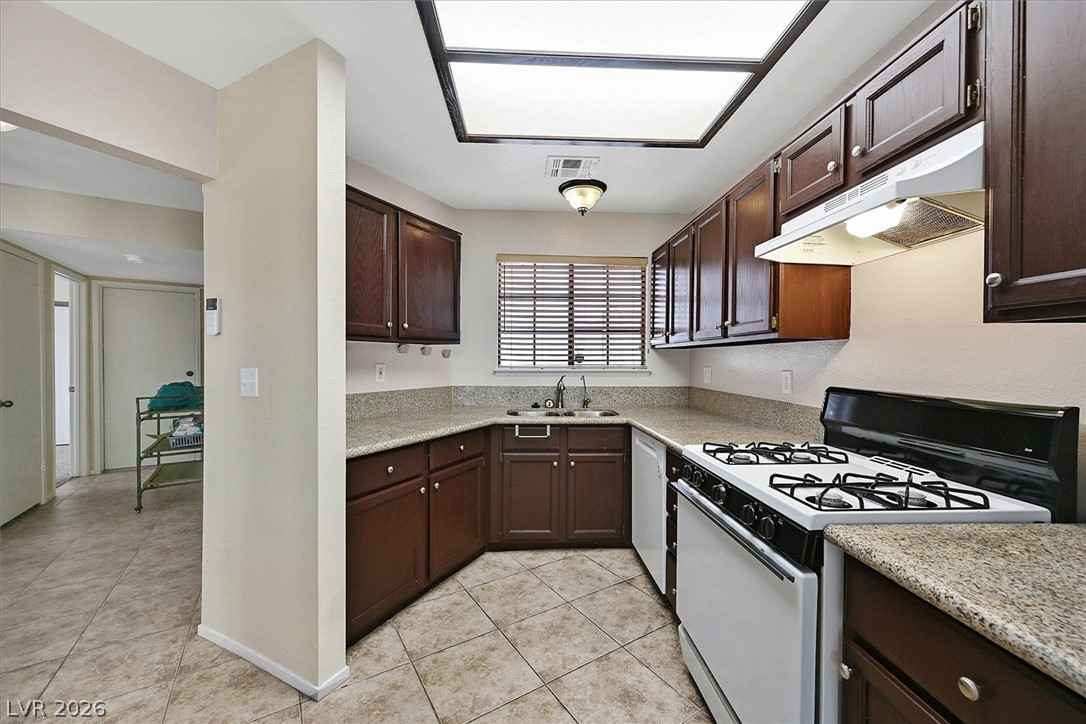 Photo 10 of 30, 3820 Rhine Way