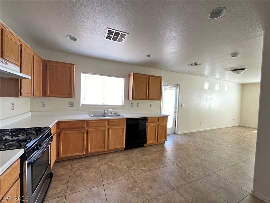Photo 6 of 14, 5220 Paradise Valley Avenue