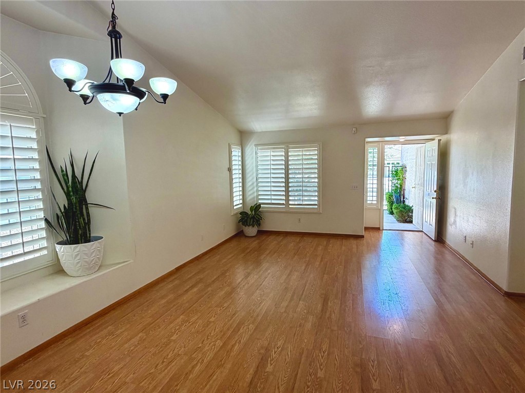 Photo 7 of 38, 1809 Lyell Canyon Lane