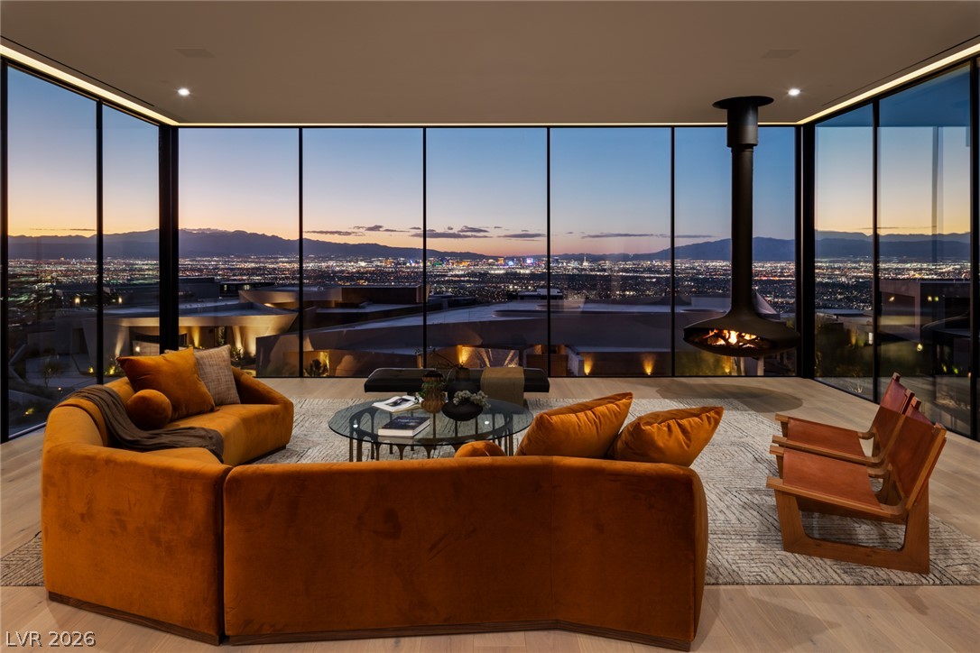 11 Chisel Crest Court, Henderson 89012
