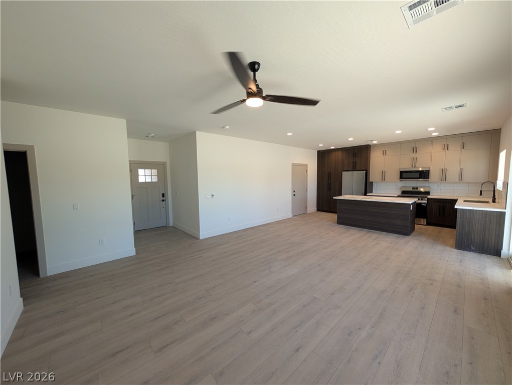 Photo 7 of 21, 5691 Alderwood