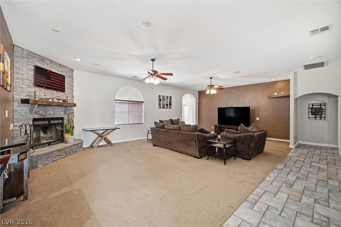 Photo 5 of 3890 Oakleaf Avenue
