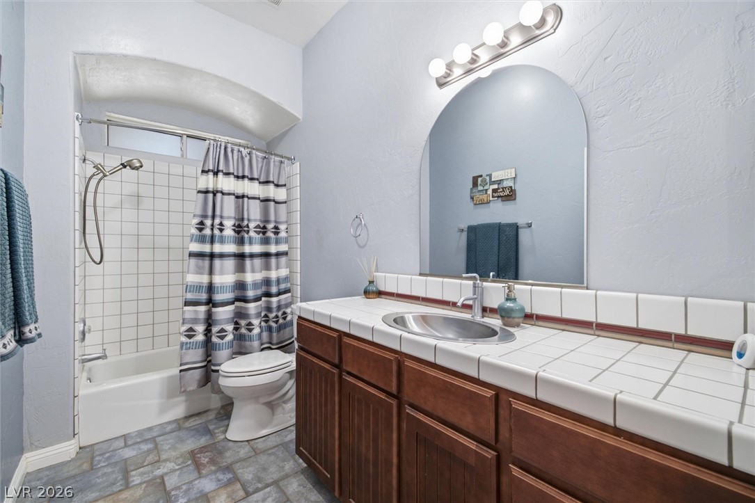 Photo 21 of 33, 3890 Oakleaf Avenue