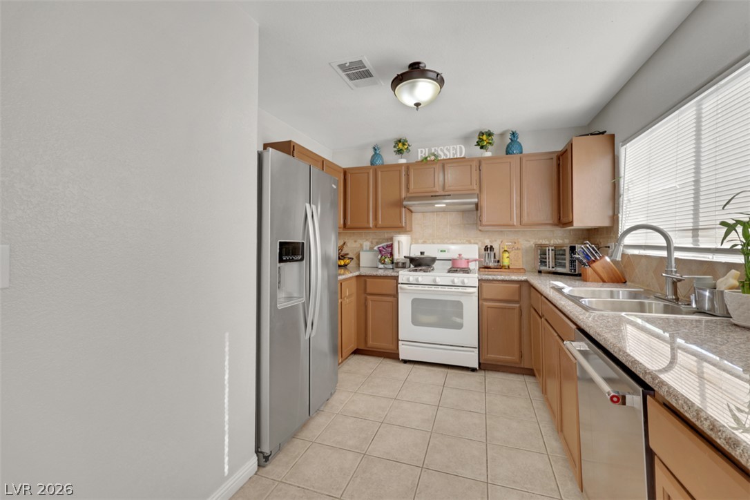 Photo 11 of 31, 2127 ALISA MARIA Way