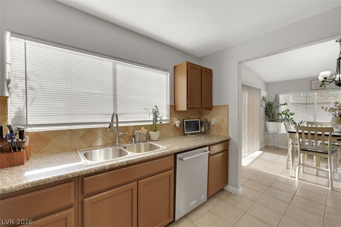 Photo 12 of 31, 2127 ALISA MARIA Way