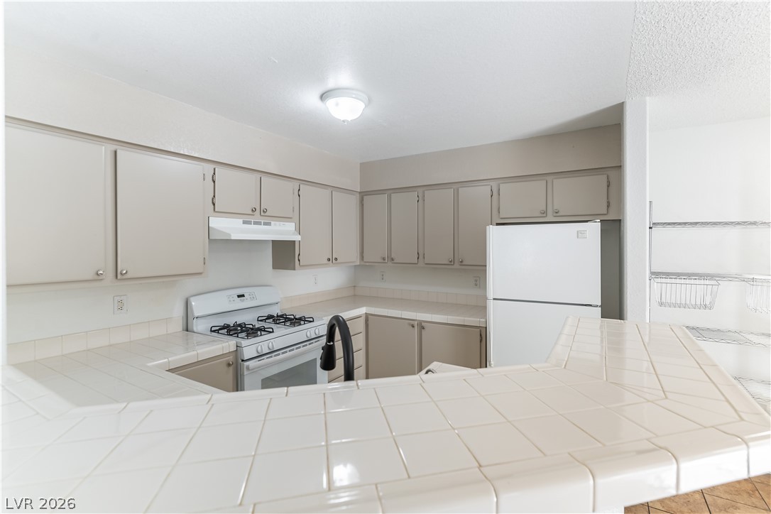 Photo 10 of 25, 701 Wheat Ridge Lane #101