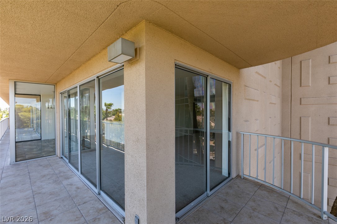 Photo 23 of 40, 3111 Bel Air Drive #4F