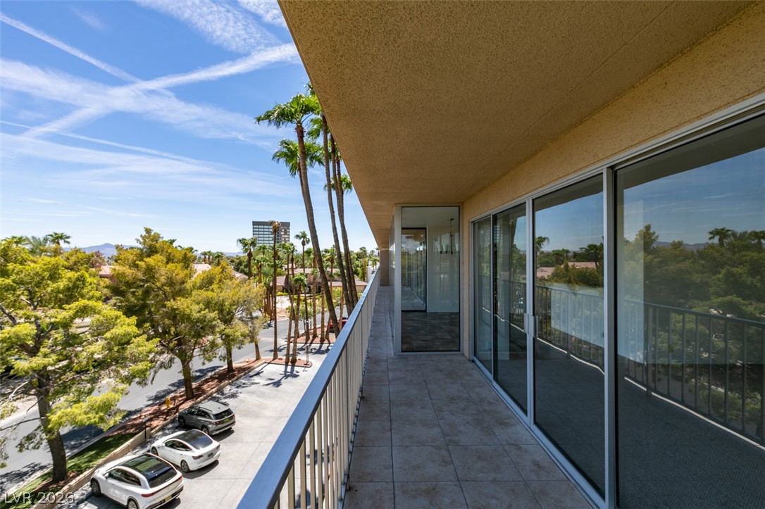 Photo 24 of 40, 3111 Bel Air Drive #4F