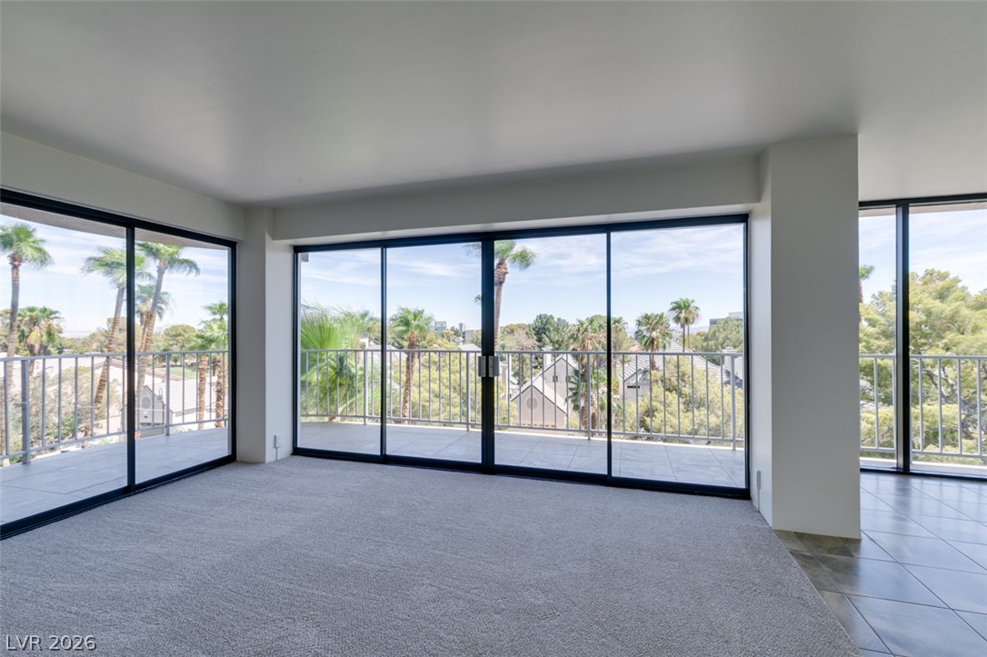 Photo 6 of 40, 3111 Bel Air Drive #4F