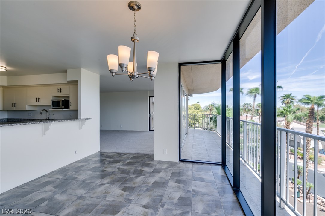Photo 10 of 40, 3111 Bel Air Drive #4F