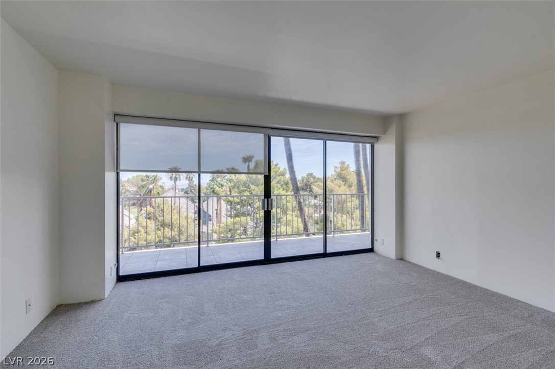 Photo 16 of 40, 3111 Bel Air Drive #4F