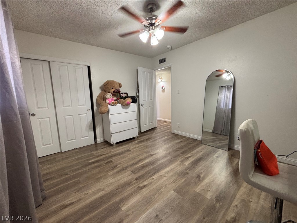 Photo 15 of 27, 6325 ELTON Avenue