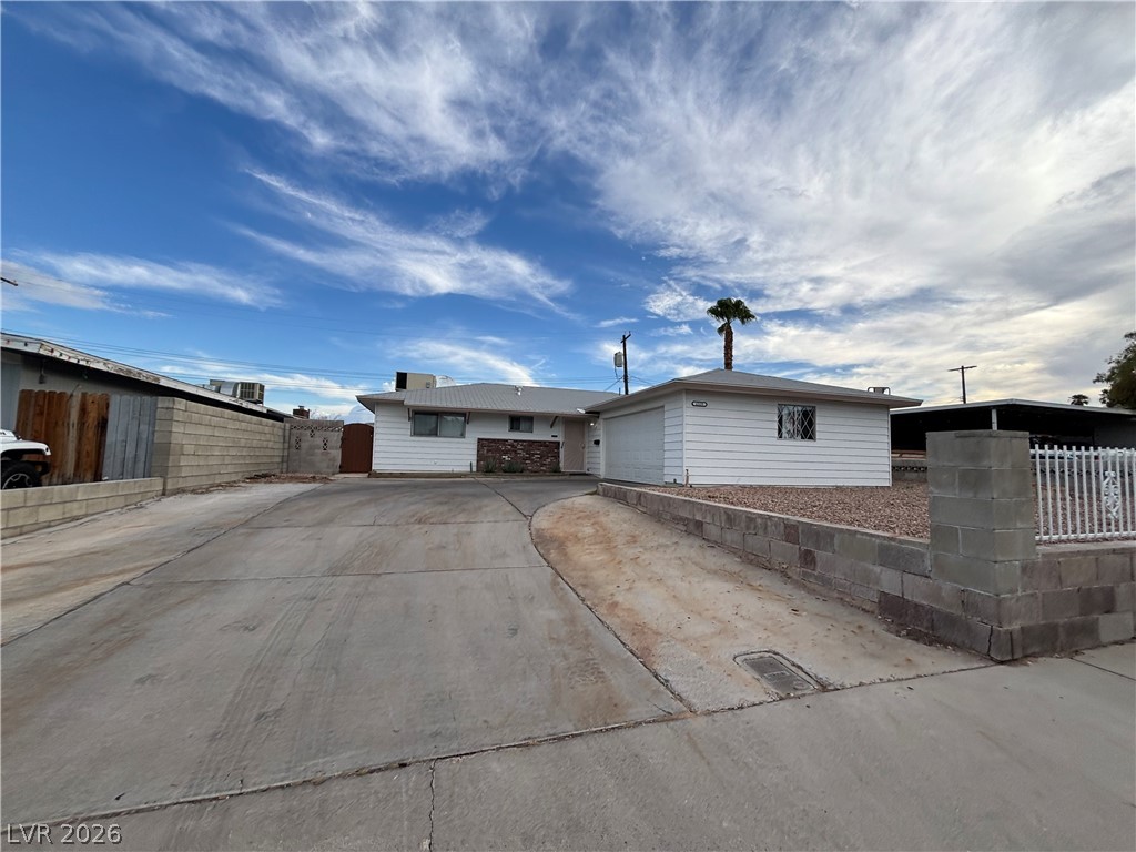Photo 2 of 6325 ELTON Avenue