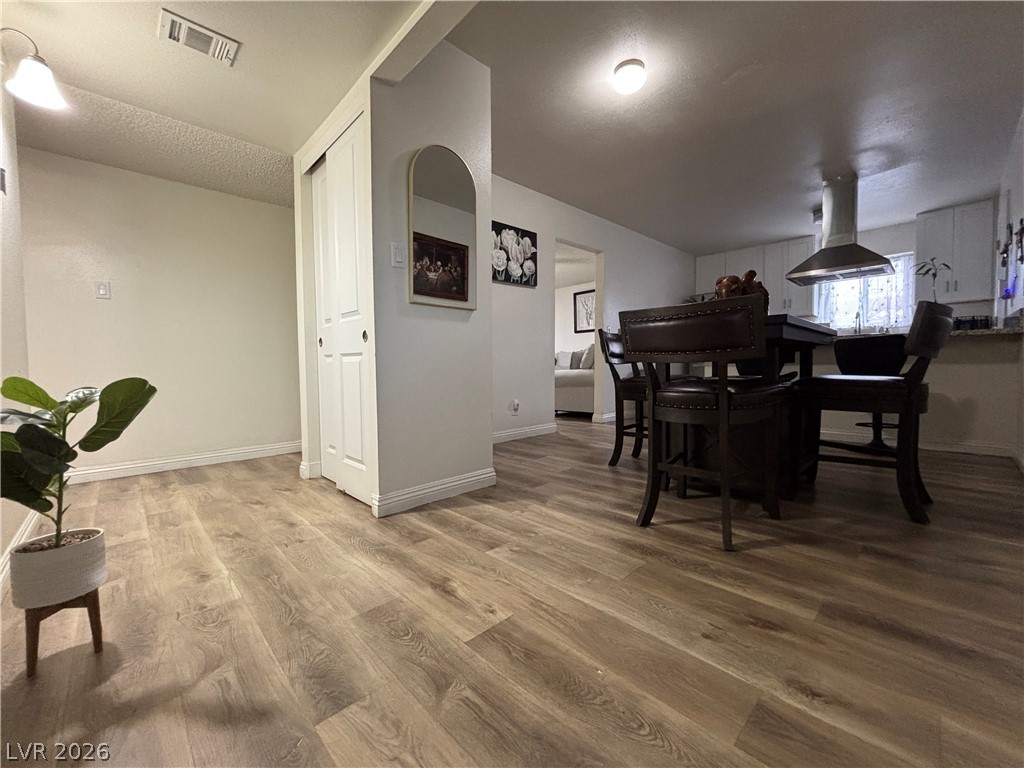 Photo 8 of 27, 6325 ELTON Avenue